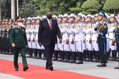 US Secretary of Defence pays official visit to Vietnam