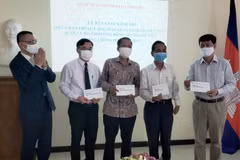 Vietnam donates 85,000 USD to aid affected Vietnamese-Cambodians