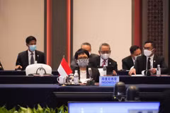 Indonesia calls on ASEAN, China to resume COC talks
