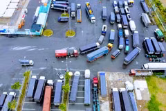 August retail sales plunge as COVID-19 cases on rise