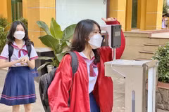 More students return to school from January 4 in HCM City