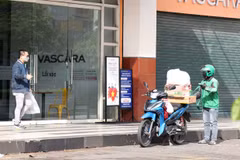 HCM City allows food and drink takeaway services