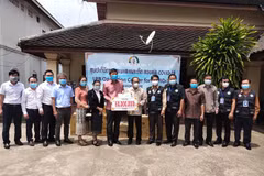 Vietnamese in Luang Prabang join in local COVID-19 fight