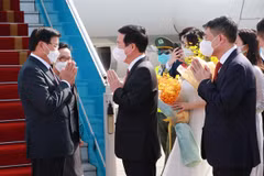 Top leader of Laos begins official friendship visit to Vietnam