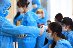No discrimination between Vietnamese and foreigners during vaccination: spokesperson