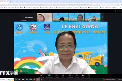 Assoc. Prof. Dr. Nguyen Lan Trung, Chairman of the Vietnam Linguistics Association, shares his experiences in teaching and learning Vietnamese at the opening ceremony (Photo: VNA) 