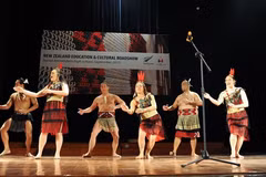 Vietnamese students introduced to Maori dance