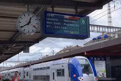 High-speed railway passengers in Europe. (Photo: VietnamPlus)