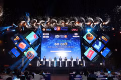 Deputy Minister of Industry and Trade Nguyen Sinh Nhat Tan and other delegates at the launch of the Online Friday 2024 programme. (Photo: VNA)