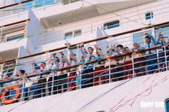 The SSEAYP delegates say goodbye to Vietnam (Source: tuoitre.vn)