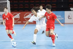 Vietnamese players (in red) seen during their opening match against Myanmar in the ASEAN Women’s Futsal Championship 2024 on November 17 in Manila. Vietnam win 5-2. (Photo: AFF)