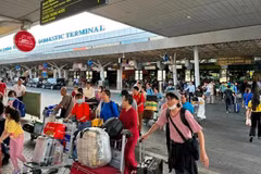 Tan Son Nhat International Airport in Ho Chi Minh City is projected to serve over 4 million passengers during the 2025 Lunar New Year holiday (Photo: Hanoimoi.vn)