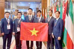 The Vietnamese students claim two golds, one silver and one bronze at the 36th International Olympiad in Informatics hosted by Egypt from September 1-6. (Photo: VNA) 