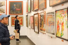 Photos from a 2023 contest are on display (Photo: VNA)