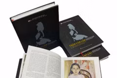 The 213-page book provides readers with writings, images and information about painter Tran Van Can’s paintings that are part of the Vietnam Fine Arts Museum’s collection. (Photo: The Courtesy of the museum)