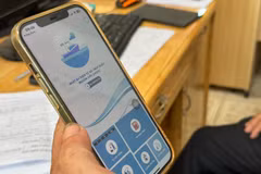 The Ministry of Agriculture and Rural Development has asked all fishing ports to control vessels and monitor seafood output through the app from July 1. (Photo: VNA)