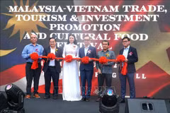 At the ribbon-cutting ceremony (Photo: VNA)
