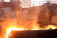 Production at Lao Cai iron and steel plant (Photo: VNA)