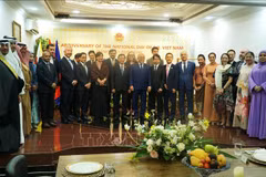 Delegates to the event take a group photo. (Source: VNA)