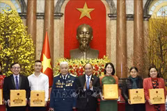 President meets exemplars of kindness