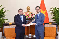 Vietnam, OIF beef up bilateral relations