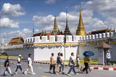 Thailand adjusts COVID-19 rules for foreign tourists