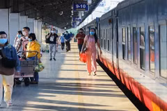 Travel tickets sold out ahead of upcoming long holiday