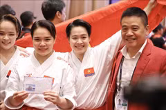 Karate artists win first gold for Vietnam at SEA Games after 18 years