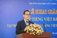 Vietnamese language course opened for Lao ICT personnel
