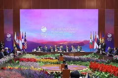 ASEAN members pledge to promote community building