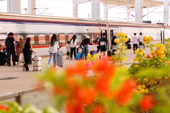 Tourist train service from Beijing to Vientiane commences