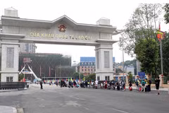 Activities at Lao Cai int’l border gate surge toward year-end