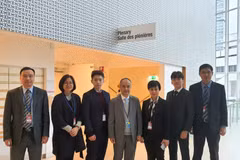 Vietnamese Ambassador to Austria Nguyen Trung Kien (centre) and other members of the Vietnamese delegation to the fourth session of the UN Ad Hoc Committee (Source: VNA)