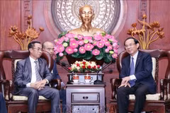 HCM City's leader receives Lao legislator