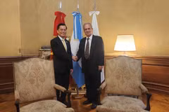 Deputy FM meets with Argentine official