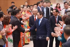 PM calls for OV's efforts to bring Vietnam, world closer