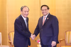 PM meets with former Japanese PM, Singaporean counterpart in Tokyo