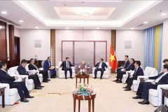 PM meets leaders of Chinese tech, energy, infrastructure groups