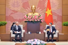 NA Vice Chairman receives Chairman of Hyundai Motor