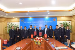 Vietnam, China boost customs cooperation in fighting smuggling