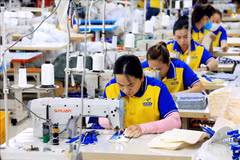 Rosy horizon for Vietnam’s apparel, leather shoe exports