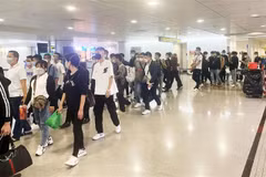 Sixty of Vietnamese rescued from forced labour in Philippines return home
