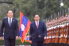 Vietnamese PM’s visit grabs headlines of Lao media
