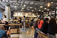 Starbucks commits to expanding in Vietnam with 100th-store plan