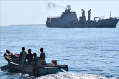 Indonesia: Boat with 28 people aboard goes missing