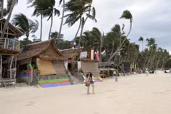 Philippines to offer VAT refund to foreign tourists