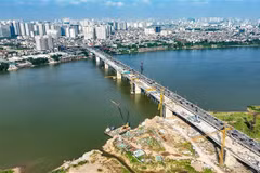 Phase 2 completes as main sections of Vinh Tuy Bridge 2 joined
