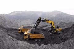 Vinacomin, Japanese firm sign coal mining training deal