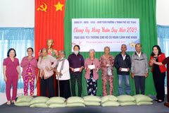 Rice aid delivered to the needy ahead of Tet in Soc Trang
