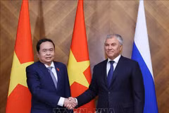 Chairman of the Vietnamese National Assembly Tran Thanh Man (left) and Chairman of the State Duma of the Federal Assembly of the Russian Federation Vyacheslav Victorovich Volodin at their meeting in Moscow on September 9. (Photo: VNA)